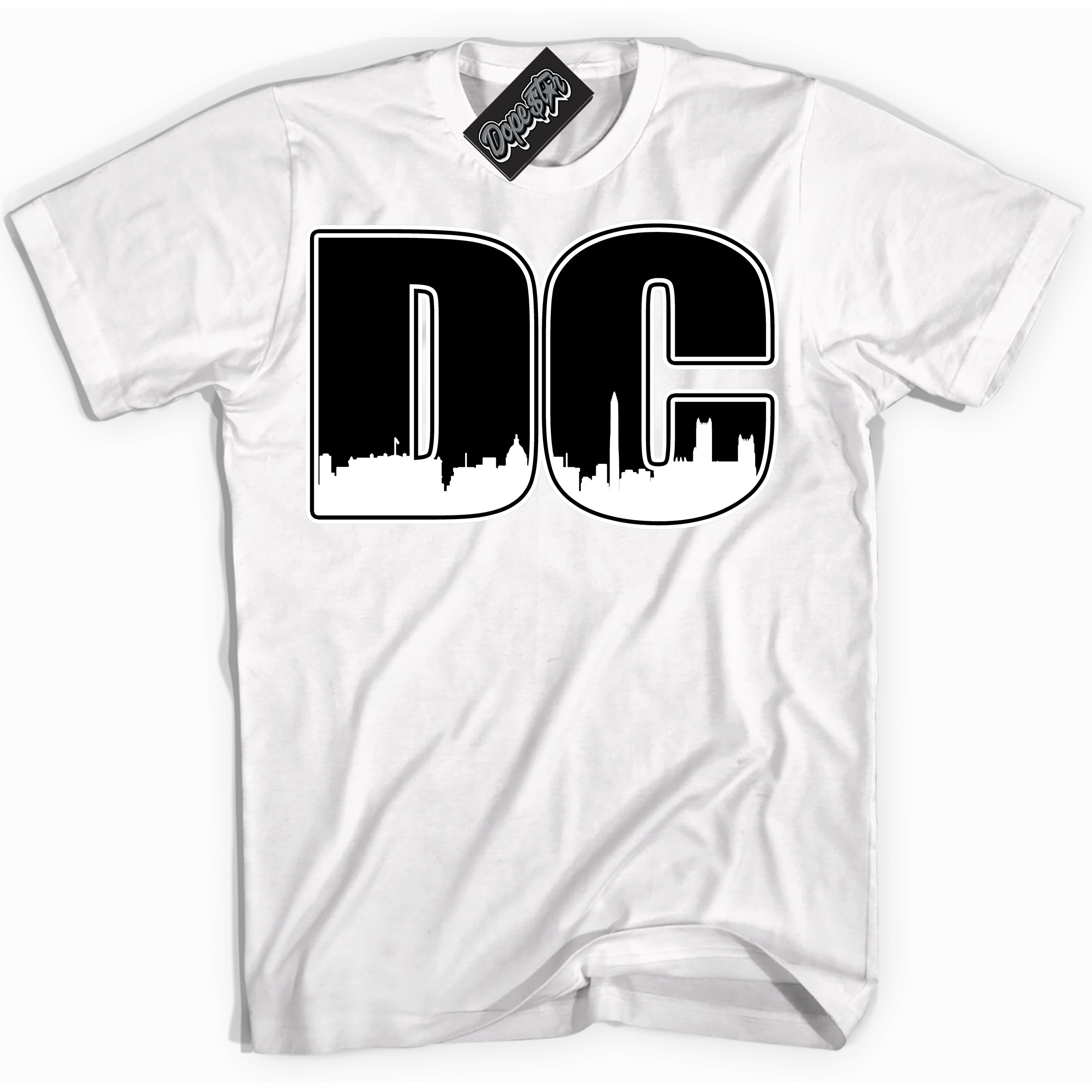 Cool White Shirt with “DC” design that perfectly matches Suede Panda Dunk.